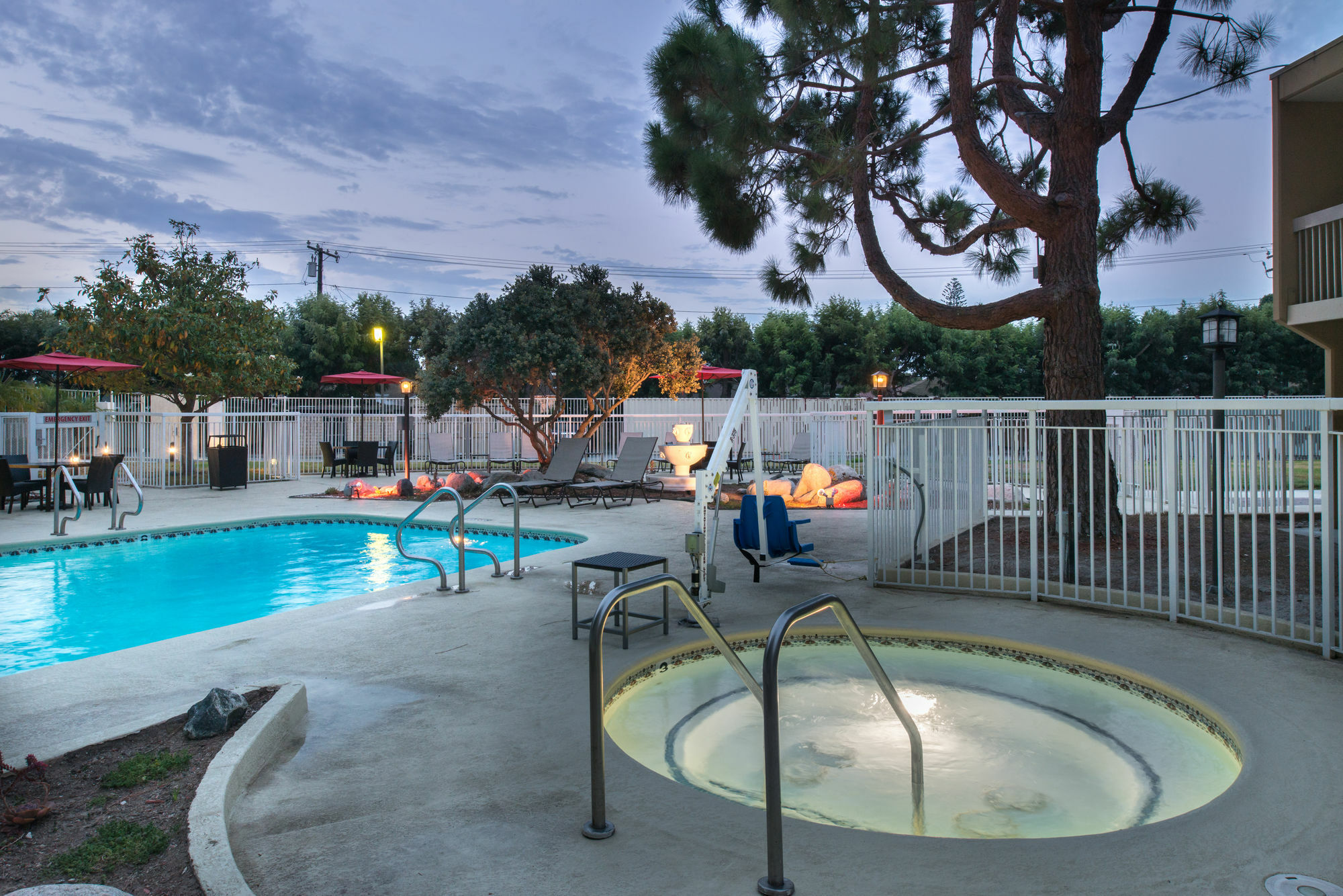 Courtyard By Marriott Oxnard/Ventura Hotel Eksteriør billede