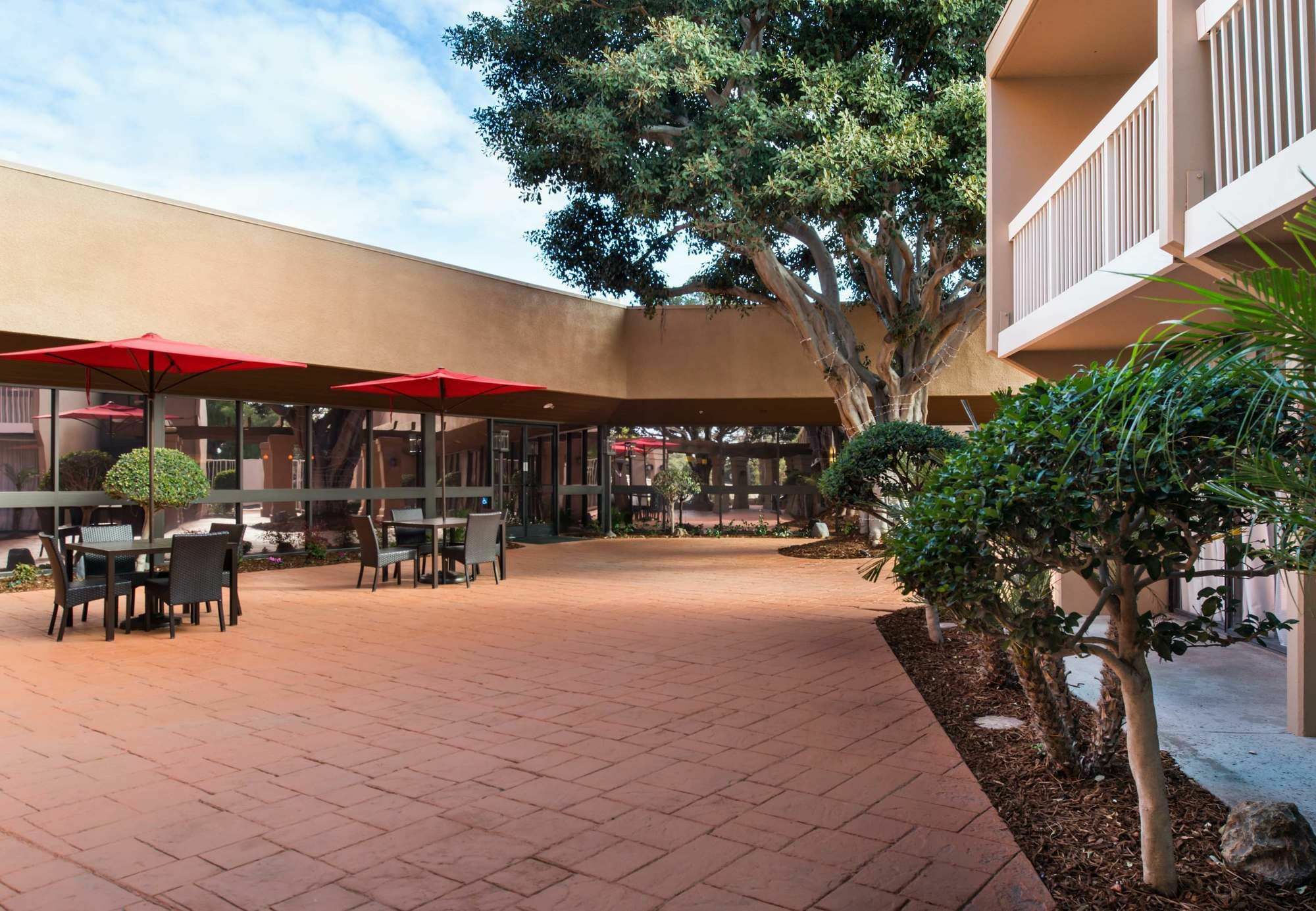 Courtyard By Marriott Oxnard/Ventura Hotel Eksteriør billede
